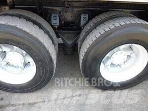 Ford L9000 Sora- ja kippiautot