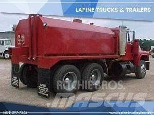 Mack R690ST Vesisäiliöautot