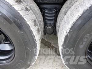 Mack RD688S Lumiaurat