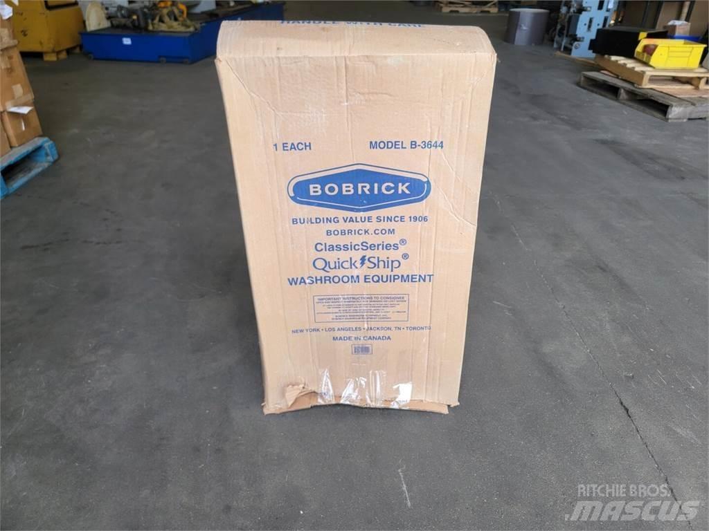  BOBRICK B-3644 Kuormalavakontit