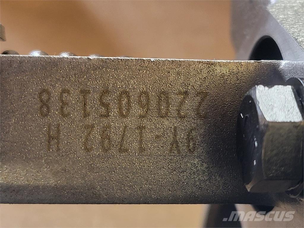 CAT 520-2925 Vesipumput