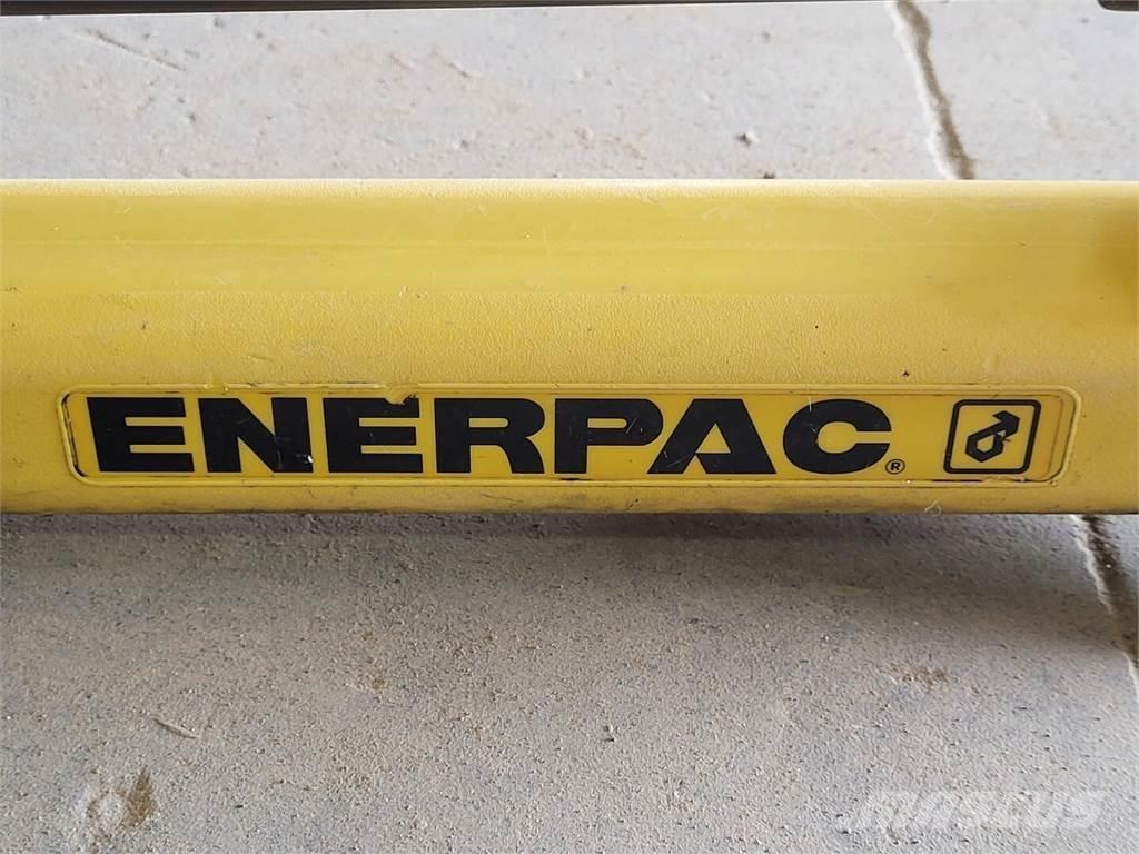  ENERPAC Vesipumput