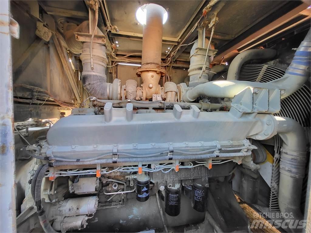 Hitachi S12A2-Y1TAA1 Moottorit
