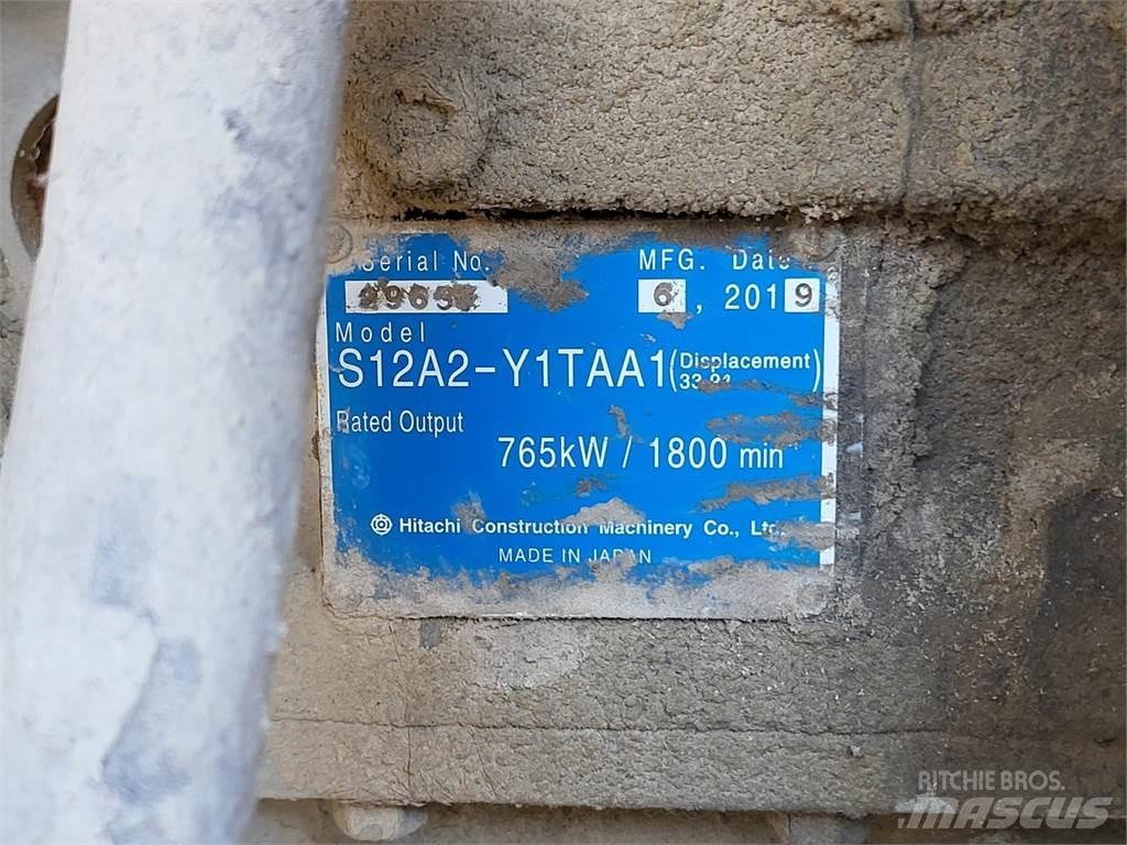 Hitachi S12A2-Y1TAA1 Moottorit