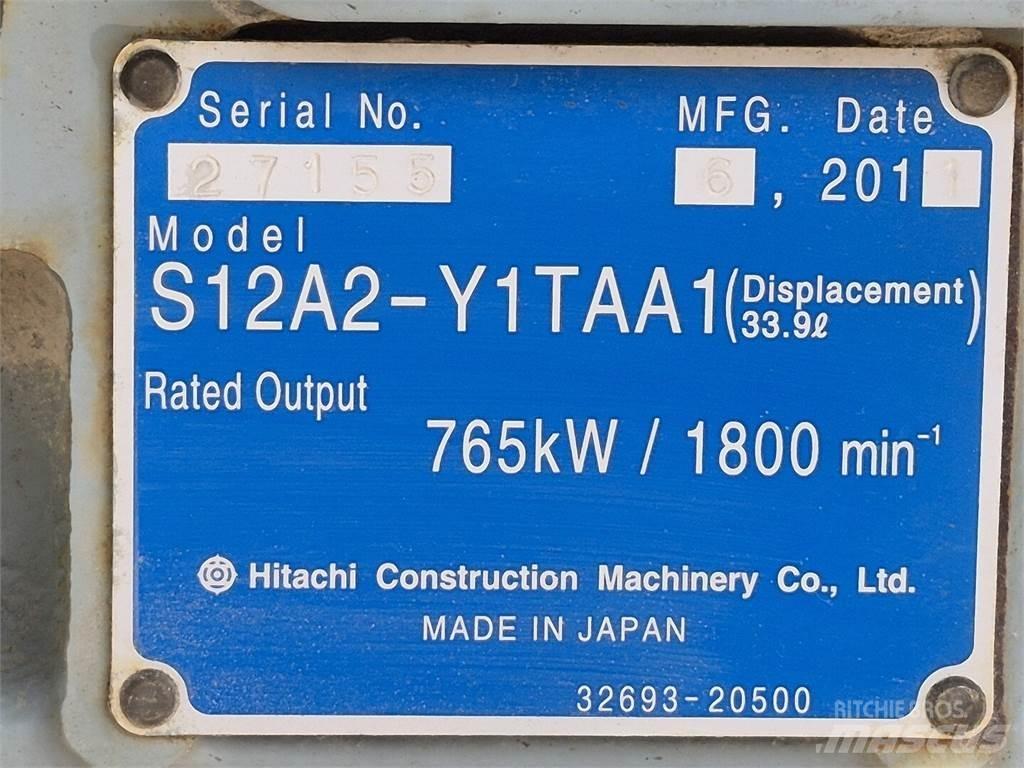 Hitachi S12A2-Y1TAA1 Moottorit