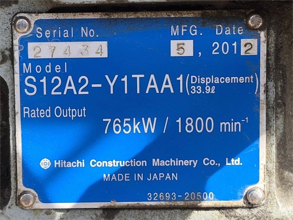 Hitachi S12A2-Y1TAA1 Moottorit