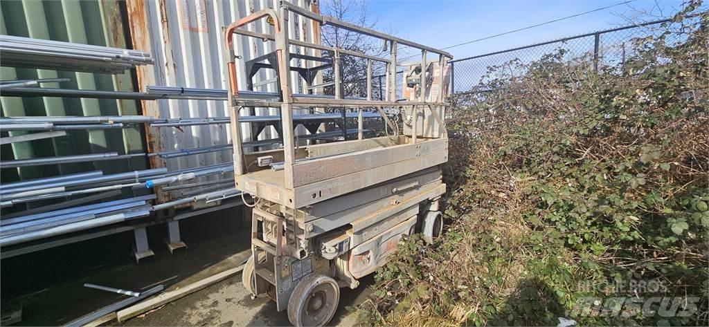 JLG 2630ES Saksilavat