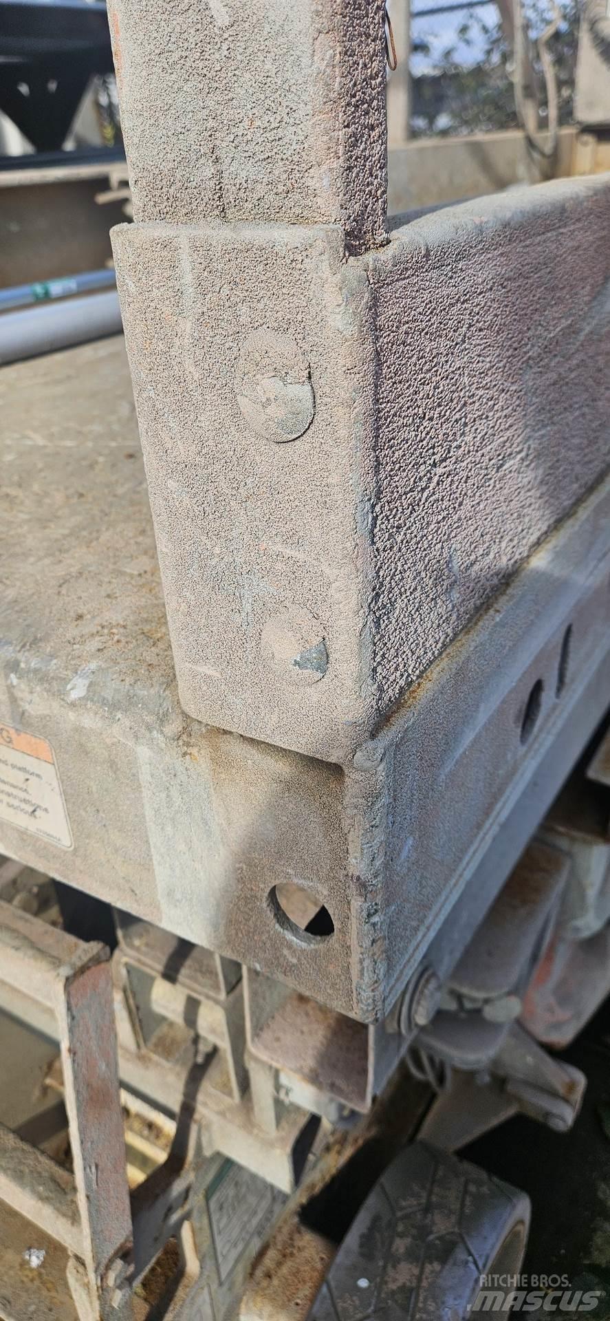 JLG 2630ES Saksilavat