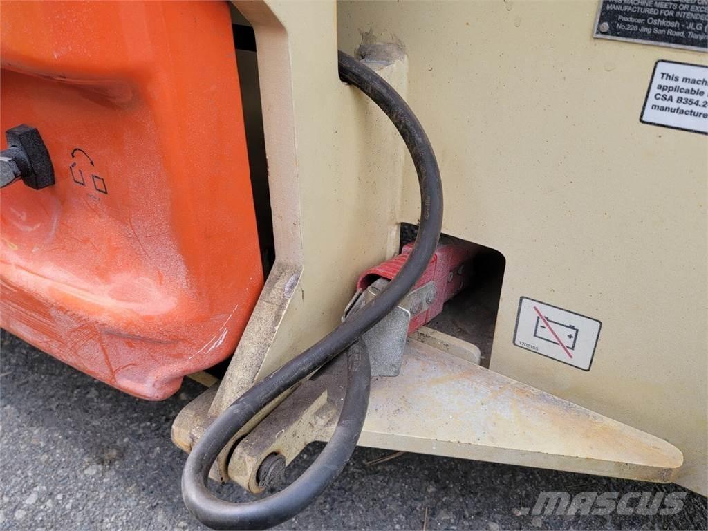 JLG 2646ES Saksilavat