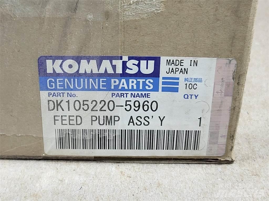 Komatsu DK105220-5960 Vesipumput