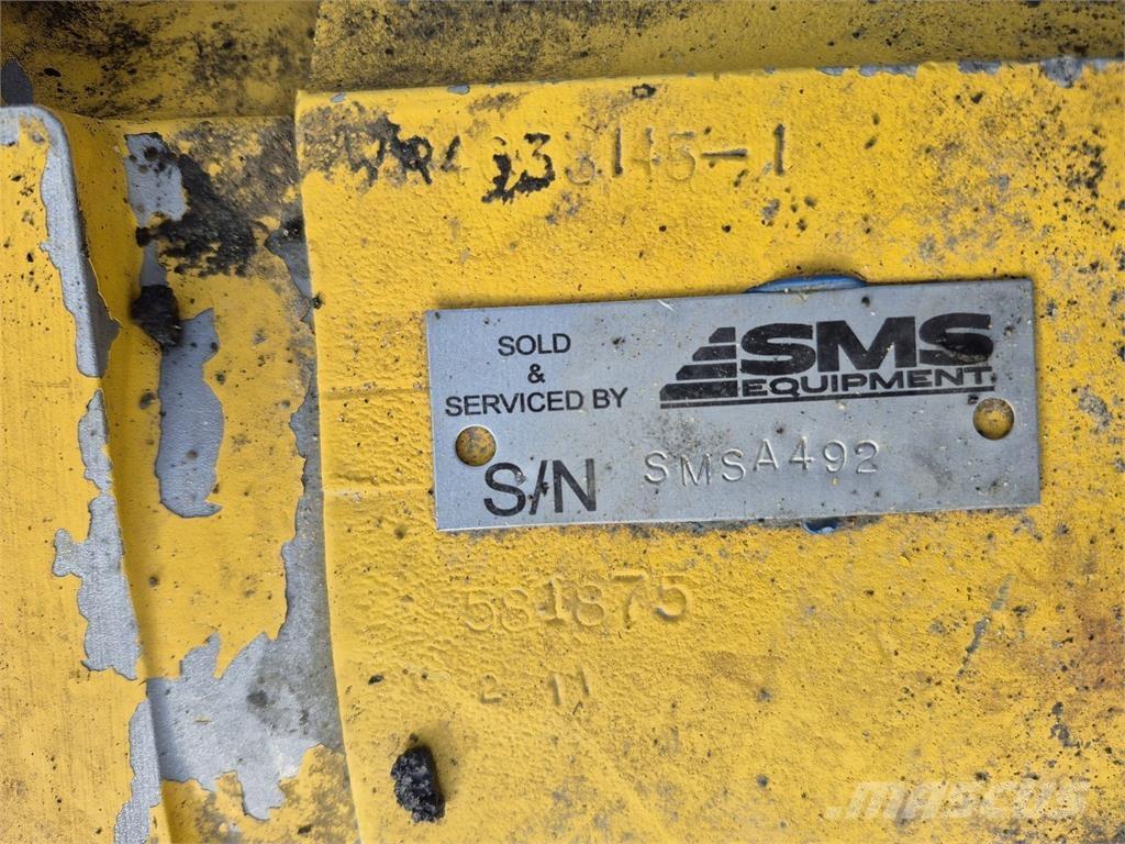 Komatsu R561-13-51030 Dumpperit