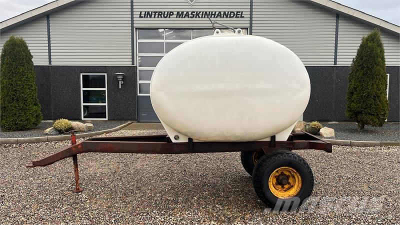  - - - Vandvogn Sadetus- ja kastelulaitteet