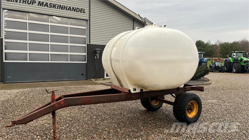  - - - Vandvogn Sadetus- ja kastelulaitteet