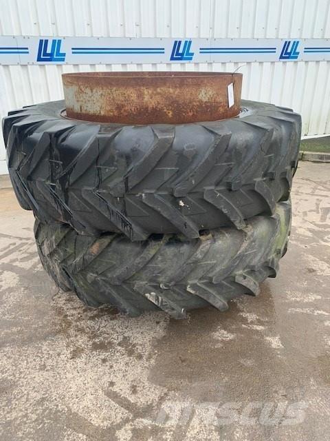  2x Dual Wheels Renkaat ja vanteet