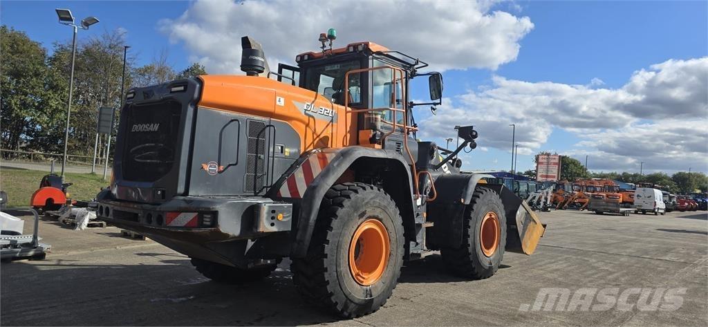 Doosan DL320-7 Pyöräkuormaajat