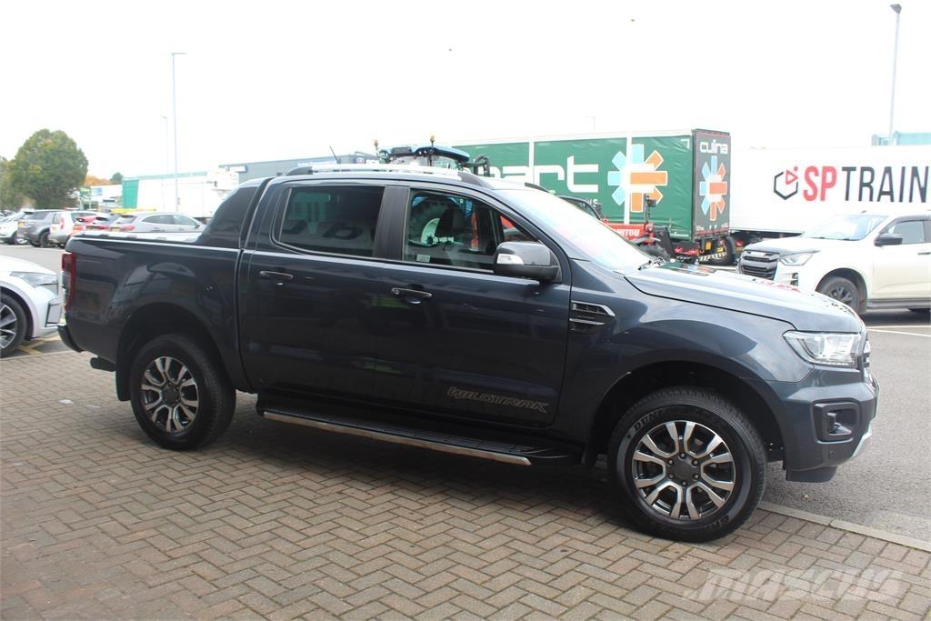 Ford Ranger Wildtrak Lava-autot