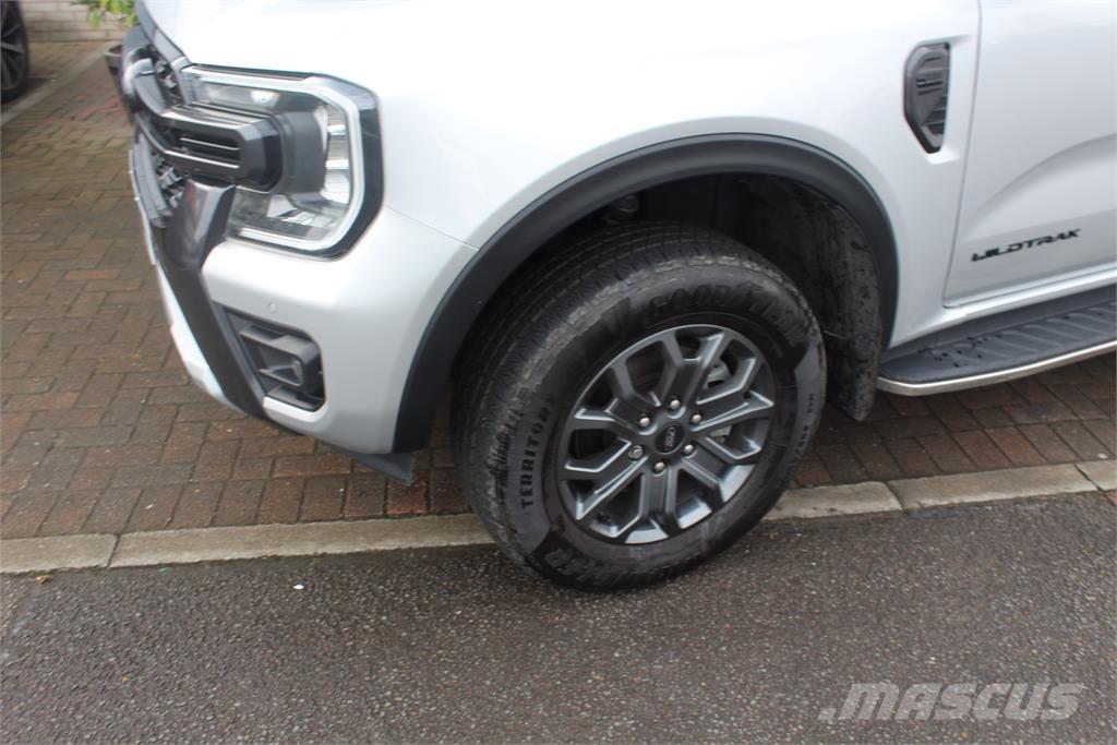 Ford Ranger Wildtrak Lava-autot