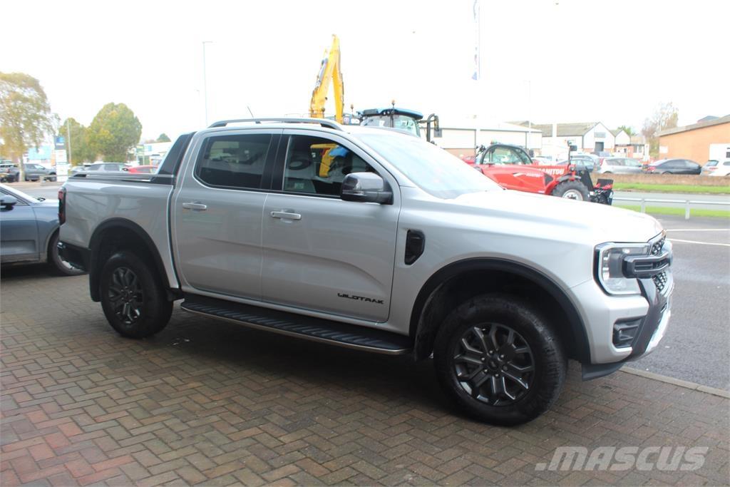 Ford Ranger Wildtrak Lava-autot
