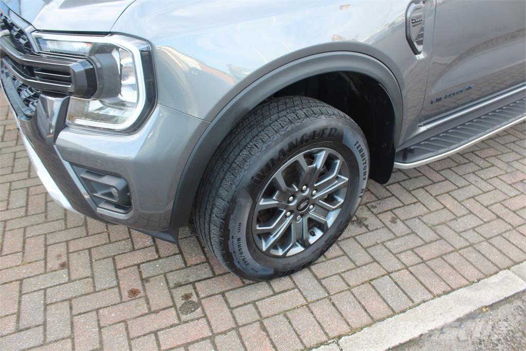 Ford Ranger Wildtrak Lava-autot