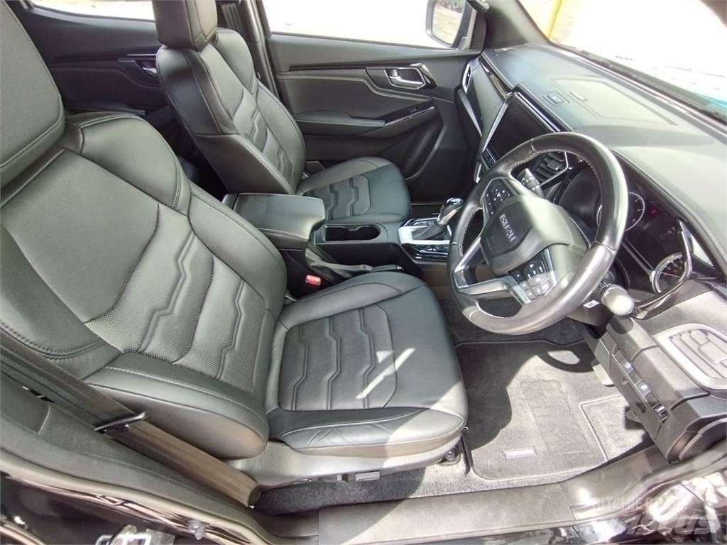 Isuzu  Lava-autot