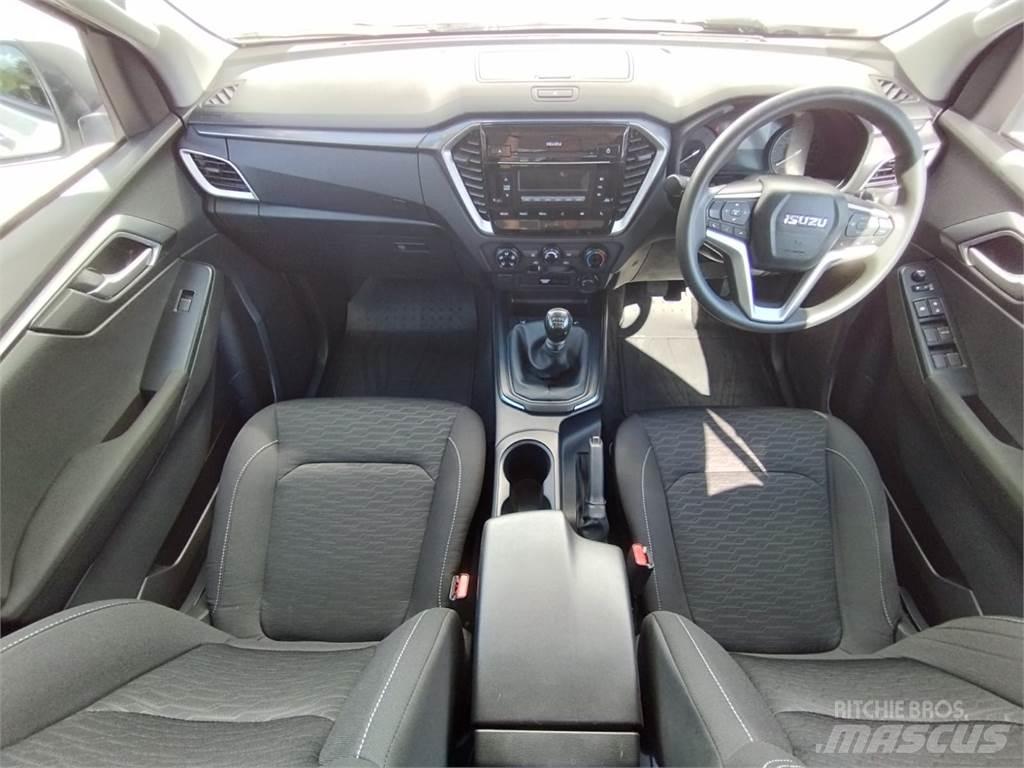 Isuzu DL20 Lava-autot
