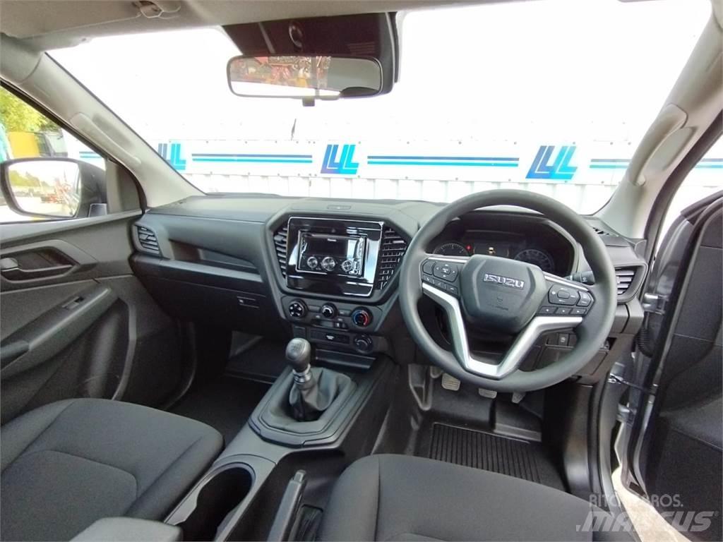 Isuzu Utility Lava-autot