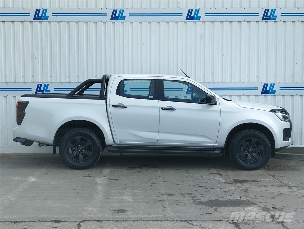 Isuzu V-Cross Lava-autot