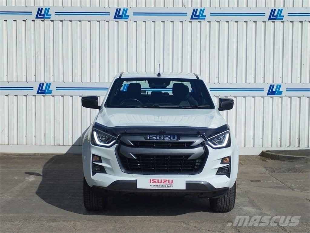 Isuzu V-Cross Lava-autot