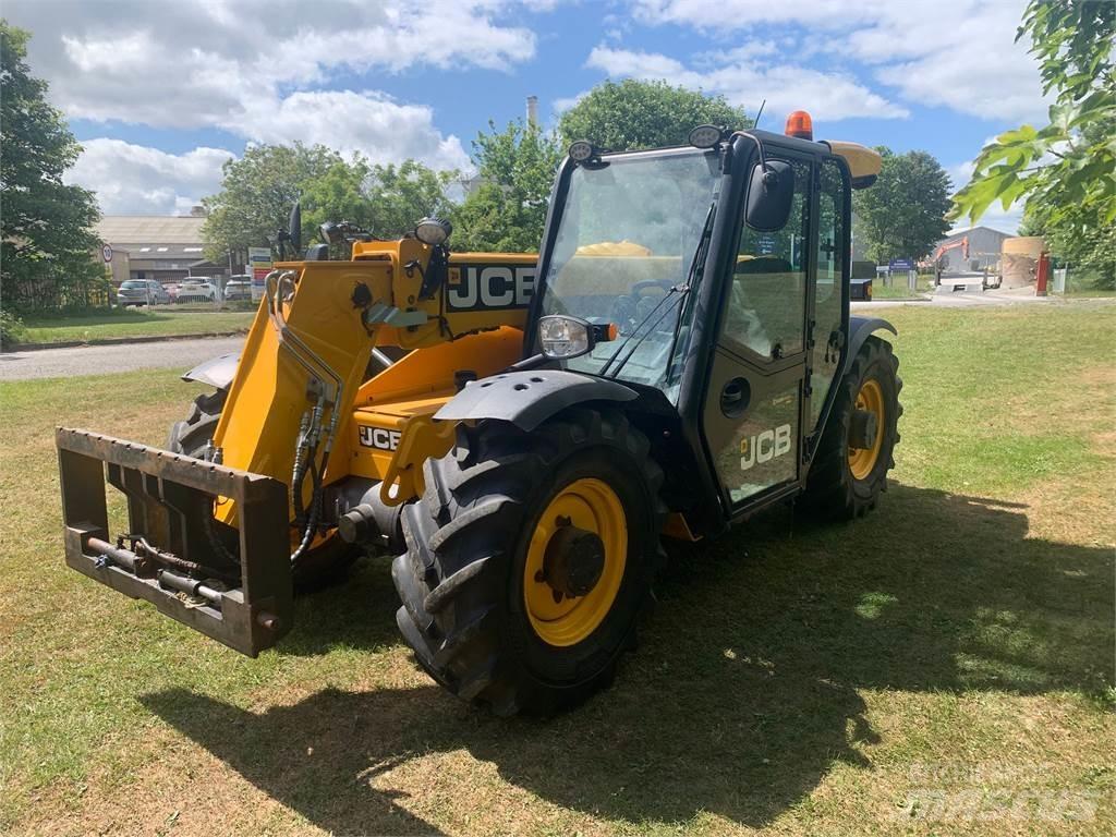 JCB 527-58 Kurottajat