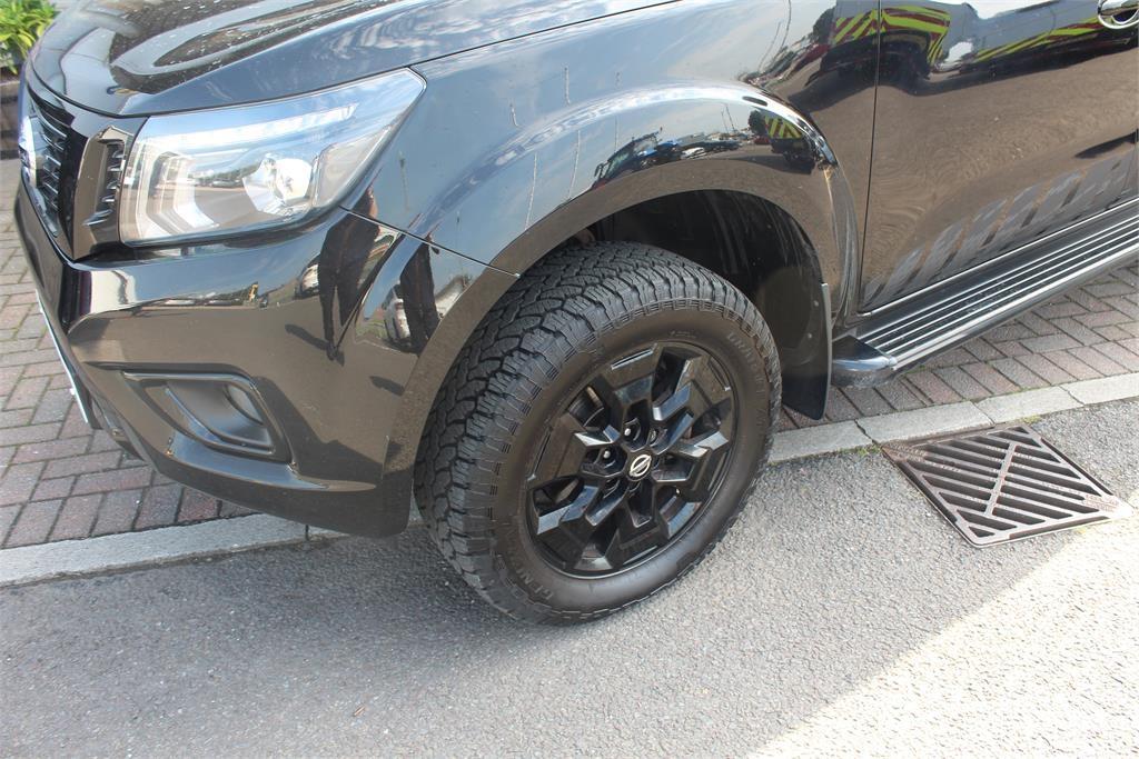 Nissan Navara Lava-autot