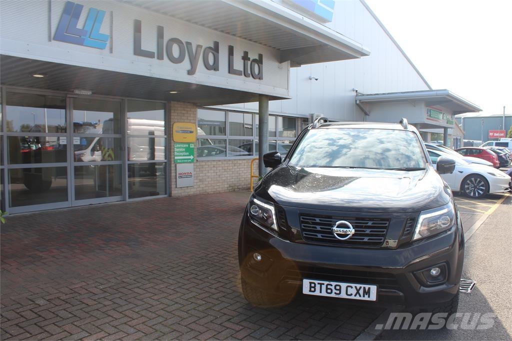 Nissan Navara Lava-autot