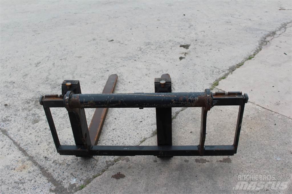  Pallet Forks & Frame Haarukat