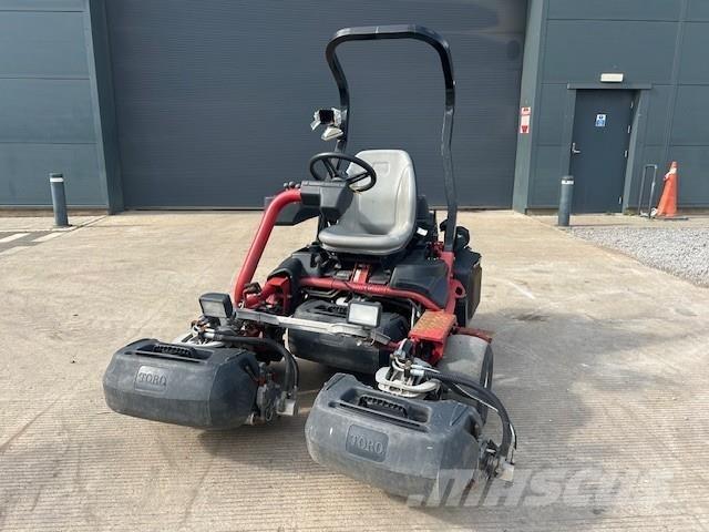 Toro GR3400 Päältäajettavat ruohonleikkurit
