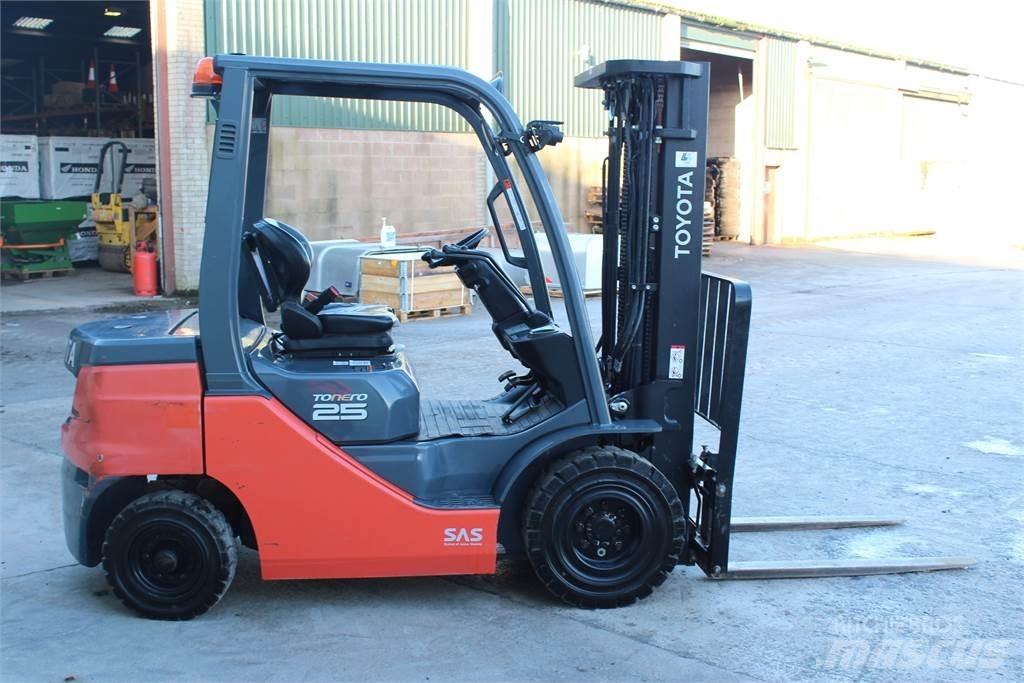 Toyota Tonero 2.5T Muut haarukkatrukit