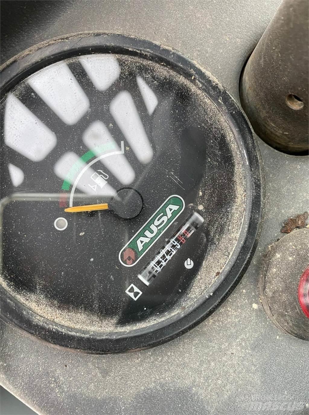 Ausa C300H Maastotrukit