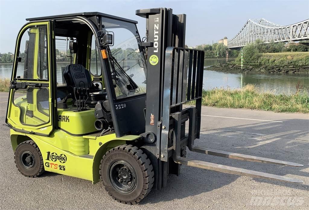 Clark GTS25D Muut haarukkatrukit