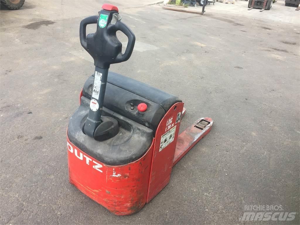 LOC E20 Käyden ajettavat pinoamistrukit