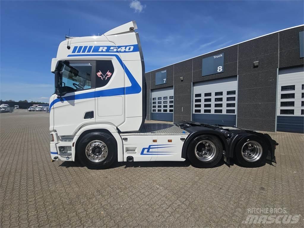 Scania R540 6x2 Vetopöytäautot