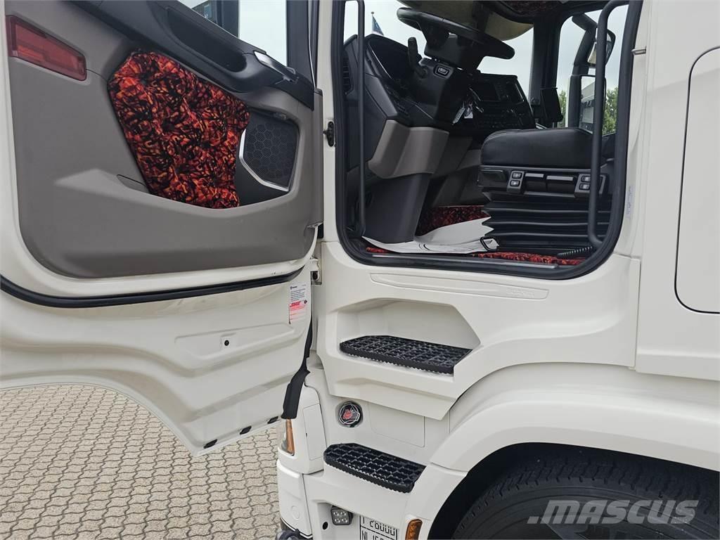 Scania R540 6x2 Vetopöytäautot