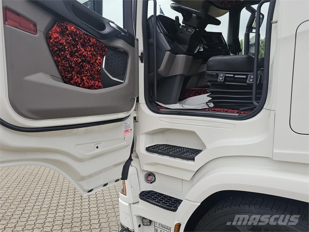 Scania R540 6x2 Vetopöytäautot