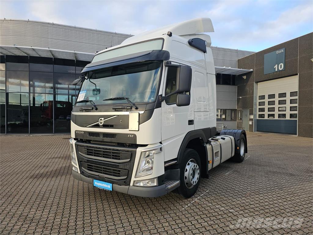 Volvo FM450 Vetopöytäautot
