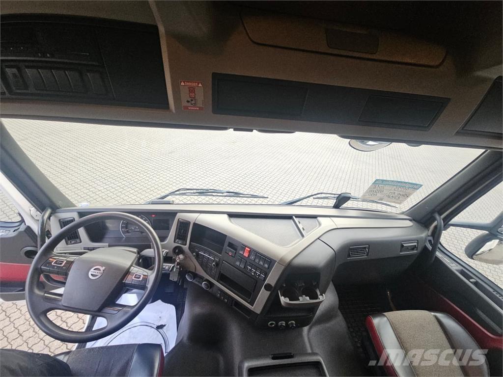 Volvo FM450 Vetopöytäautot