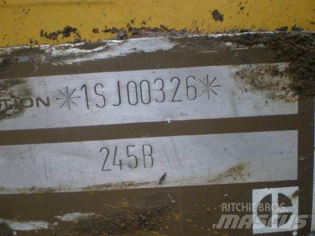 CAT 245B Telakaivukoneet