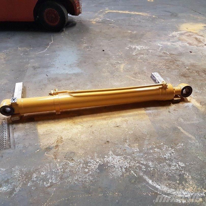Komatsu  Muut koneet