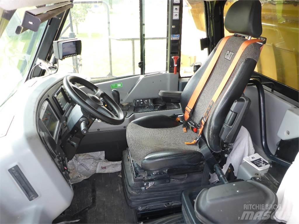 CAT 772G Maansiirtoautot