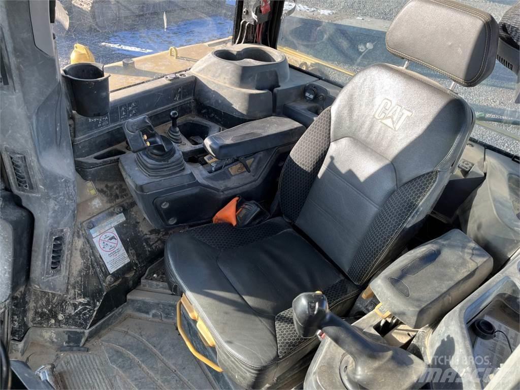 CAT D6 LGP WH Telaketjupuskutraktorit