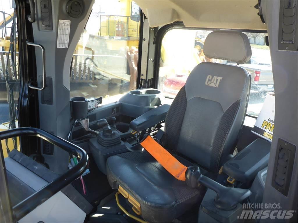 CAT D6 XL WH Telaketjupuskutraktorit