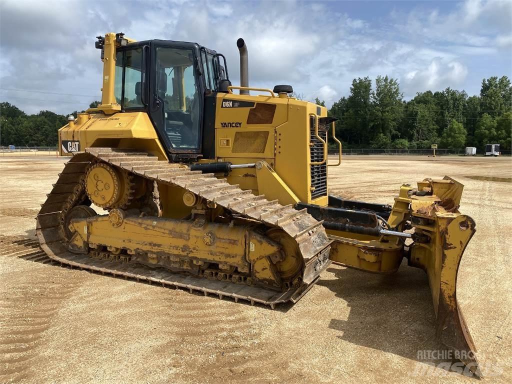 CAT D6N LGP Telaketjupuskutraktorit