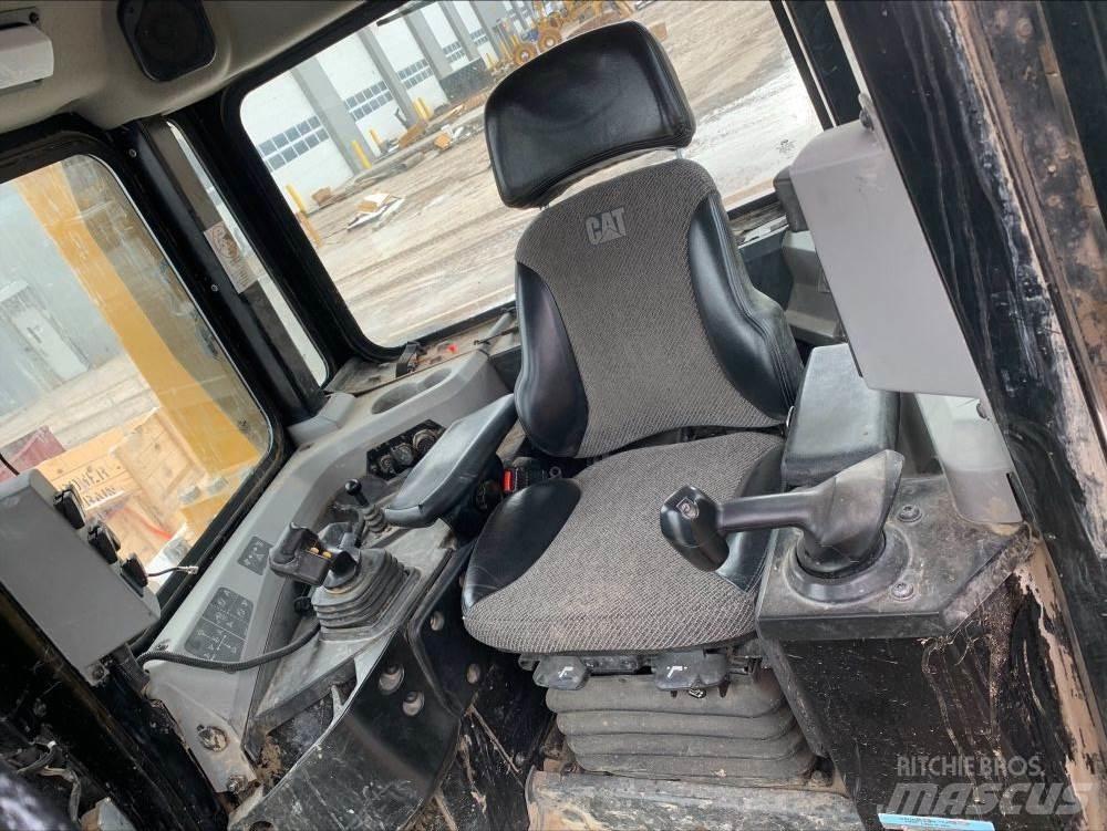CAT D6T XW WH Telaketjupuskutraktorit
