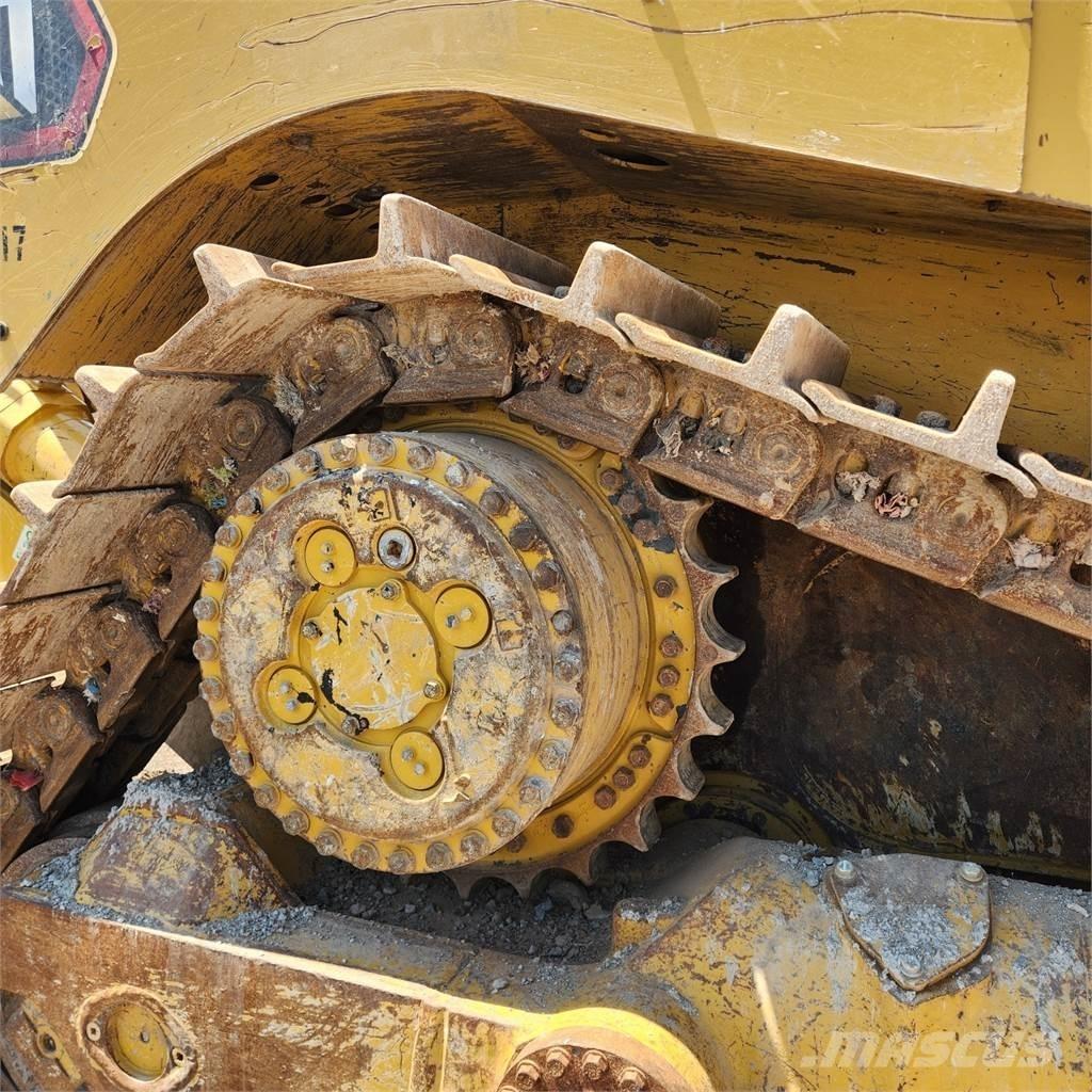CAT D8T WH Telaketjupuskutraktorit